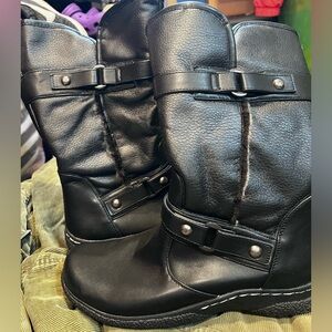 Fur lined boots 11W